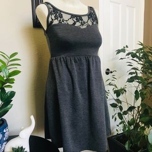Juniors Stretchy gray dress w/ black lace Sz Small